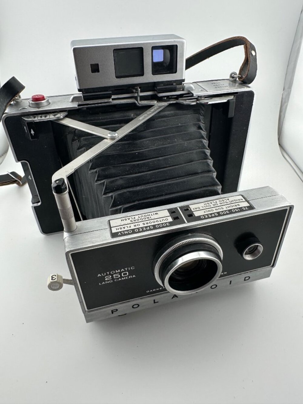 Polaroid Automatic 250 Land Camera Vintage Bellows Zeiss Ikon Glass Lens As-Is